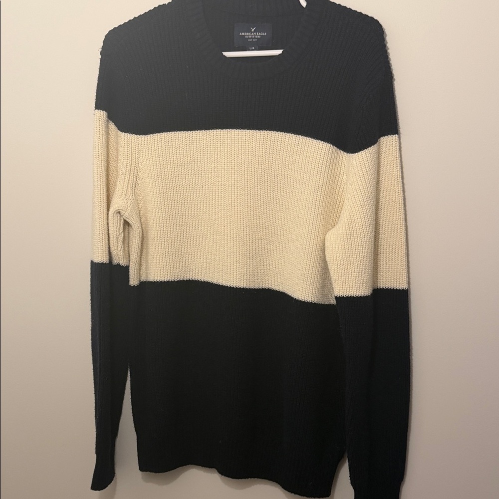American Eagle Outfitters Black and Cream Crewneck Sweater
